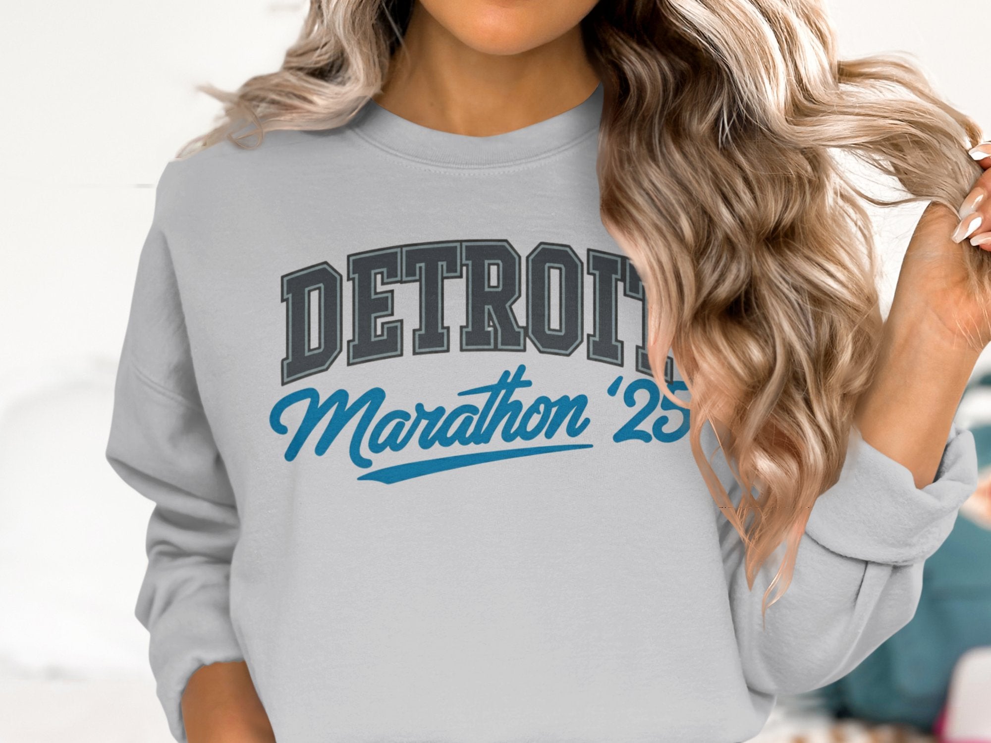 Detroit Marathon 25 grey crewneck sweater